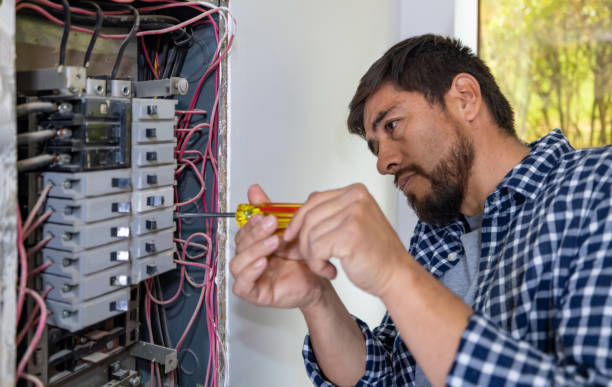 Best Local Electrician Companies  in Clayton, MO